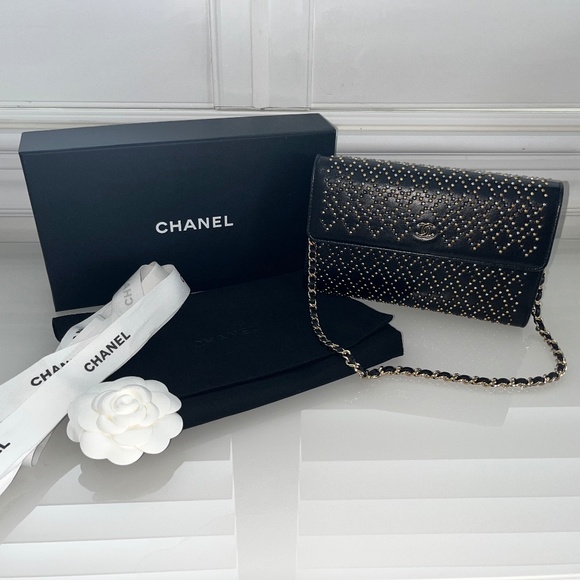 Chanel Wallet on Chain Studded - Picture 1 of 12